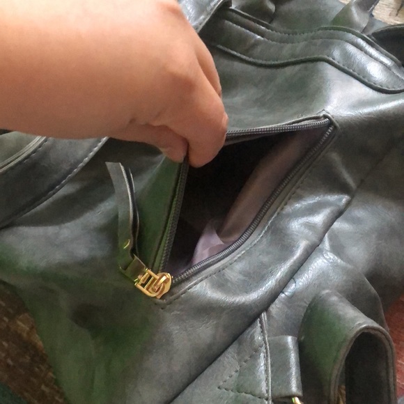 Kaydee Lynn - The Berkeley Convertible Backpack - Gray - Picture 5 of 8